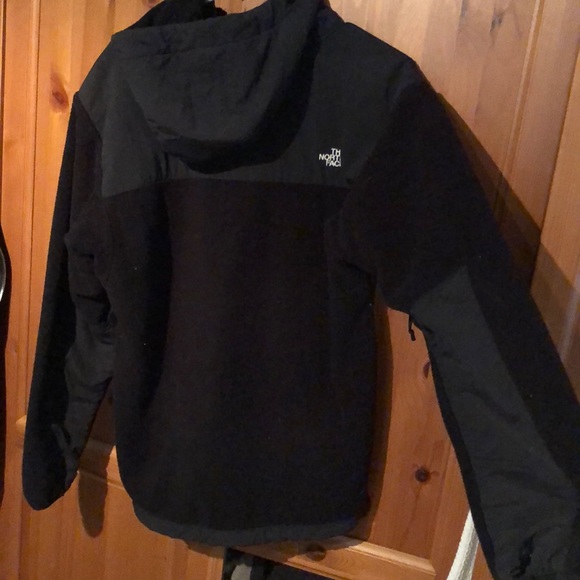 Black north face jacket - Picture 2 of 2